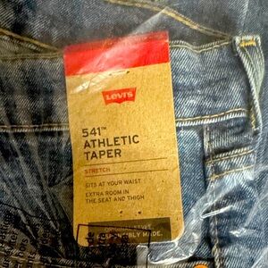 Levi's Men's Blue Athletic Taper Jeans